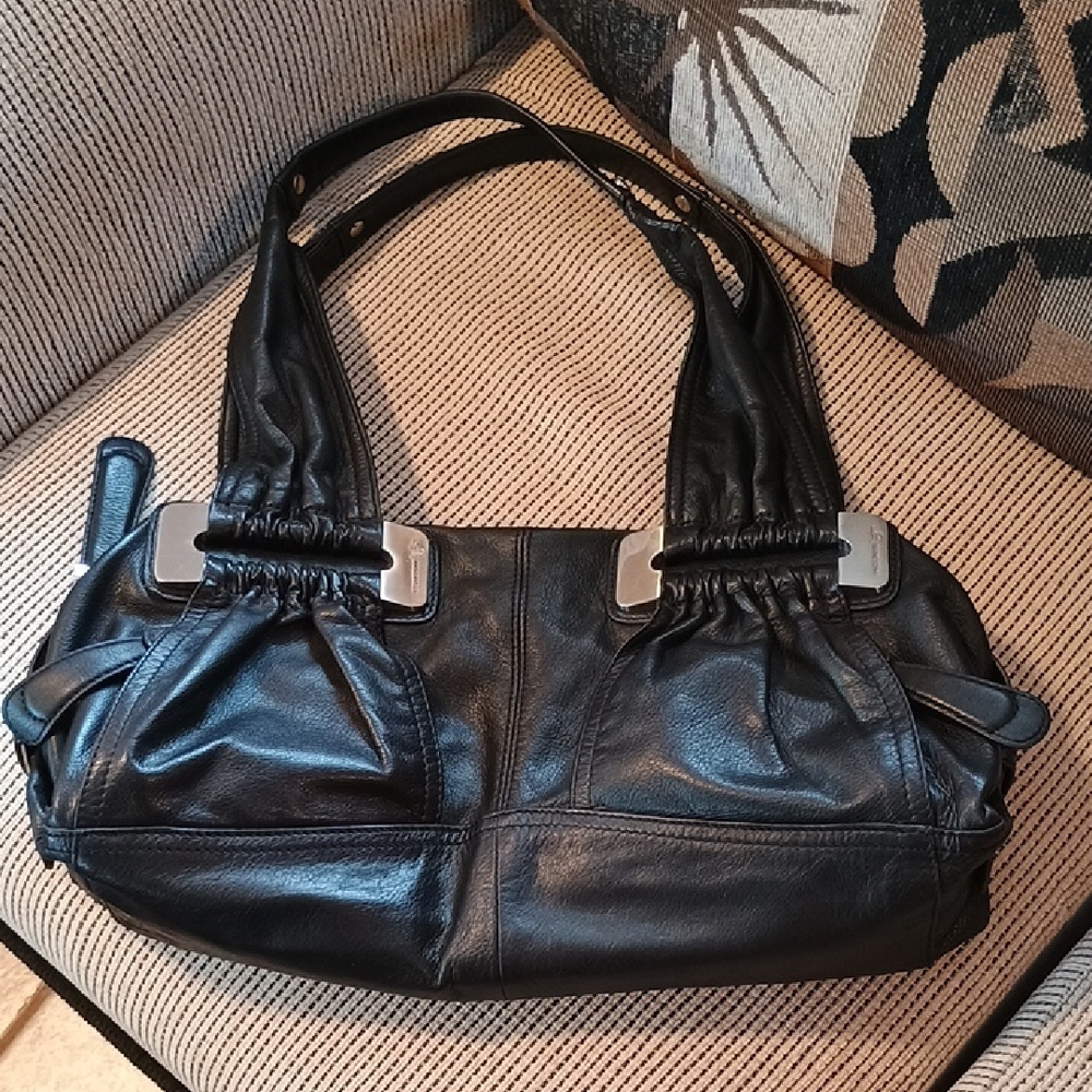 Elegant Black Leather B Makowski Handbag